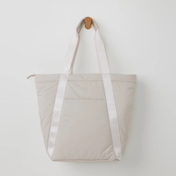 Vuori All Around Tote in Ecru - Picture 2 of 7